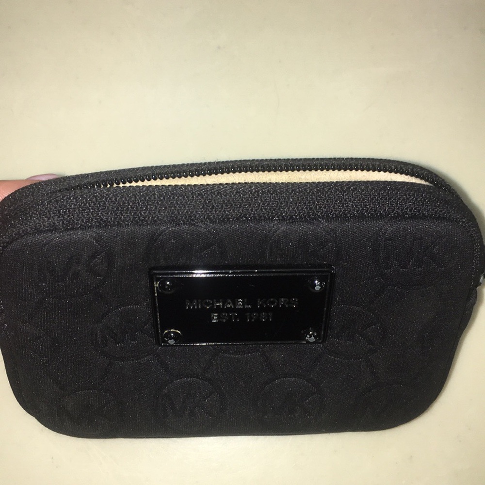 Small Michael Kors authentic wallet/wristlet